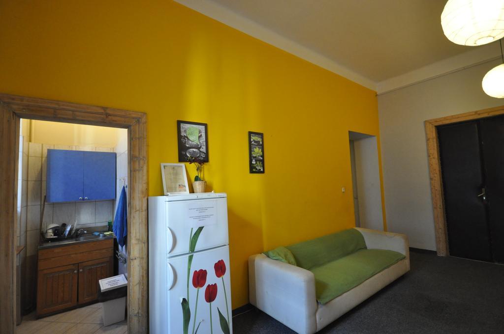 Hostel Yellow Krasków Exterior foto