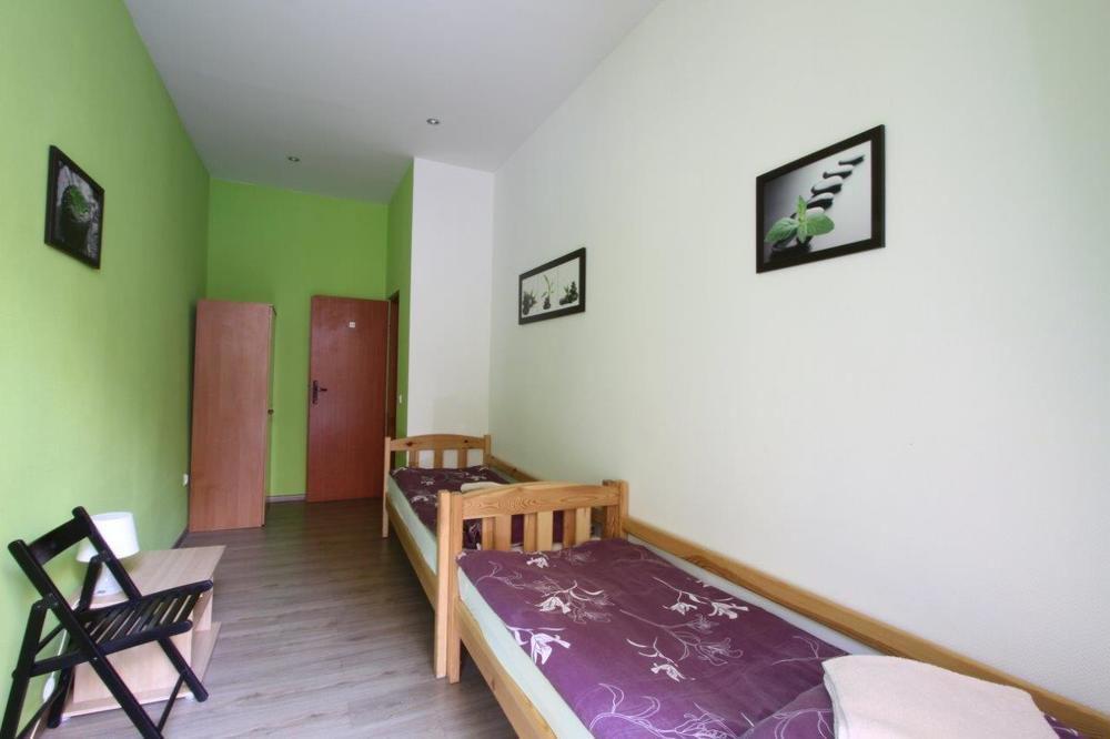 Hostel Yellow Krasków Exterior foto
